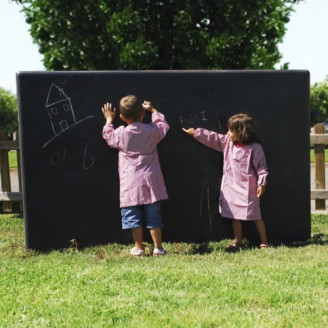 Tableau noir à craie en béton pour aires de jeux