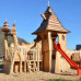 Création chateau fort en robinier pour aire de jeux