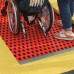 Trampoline pour aire de jeux accessible en fauteuil roulant