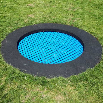 Trampoline inground sur terrain de jeux extérieur