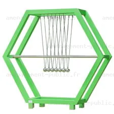 Pendule de Newton pour aires de jeux extérieures