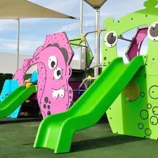 Structure multi-activités pour aires de jeux sur le thème des monstres