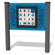 Puzzle coulissant des lettres de l'alphabet pour aire de jeux extérieure