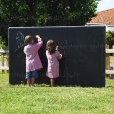 Tableau noir à craie en béton pour aires de jeux