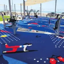 Gazon synthétique thématique pour terrains de sport