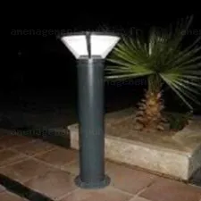 Borne LED pour éclairage extérieur des allées piétonnes