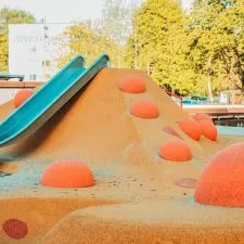Module EPDM pour aire de jeux en forme de demi-sphere
