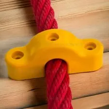 Fixation en polyamide pour corde et filet de structure de jeu
